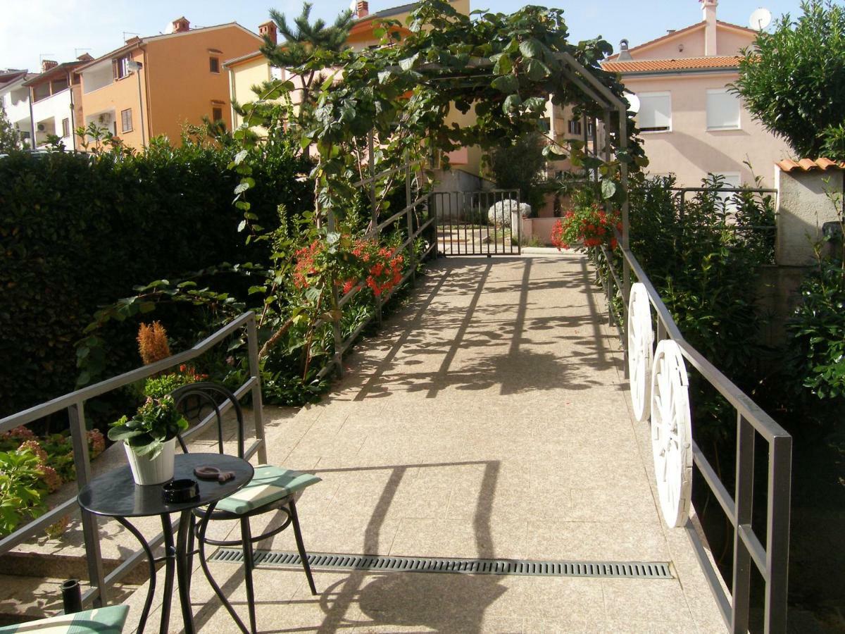Apartments Mirjana Πούλα Εξωτερικό φωτογραφία