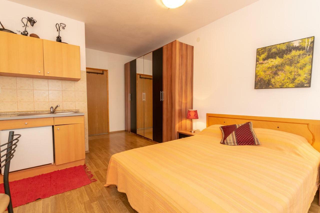 Apartments Mirjana Πούλα Εξωτερικό φωτογραφία