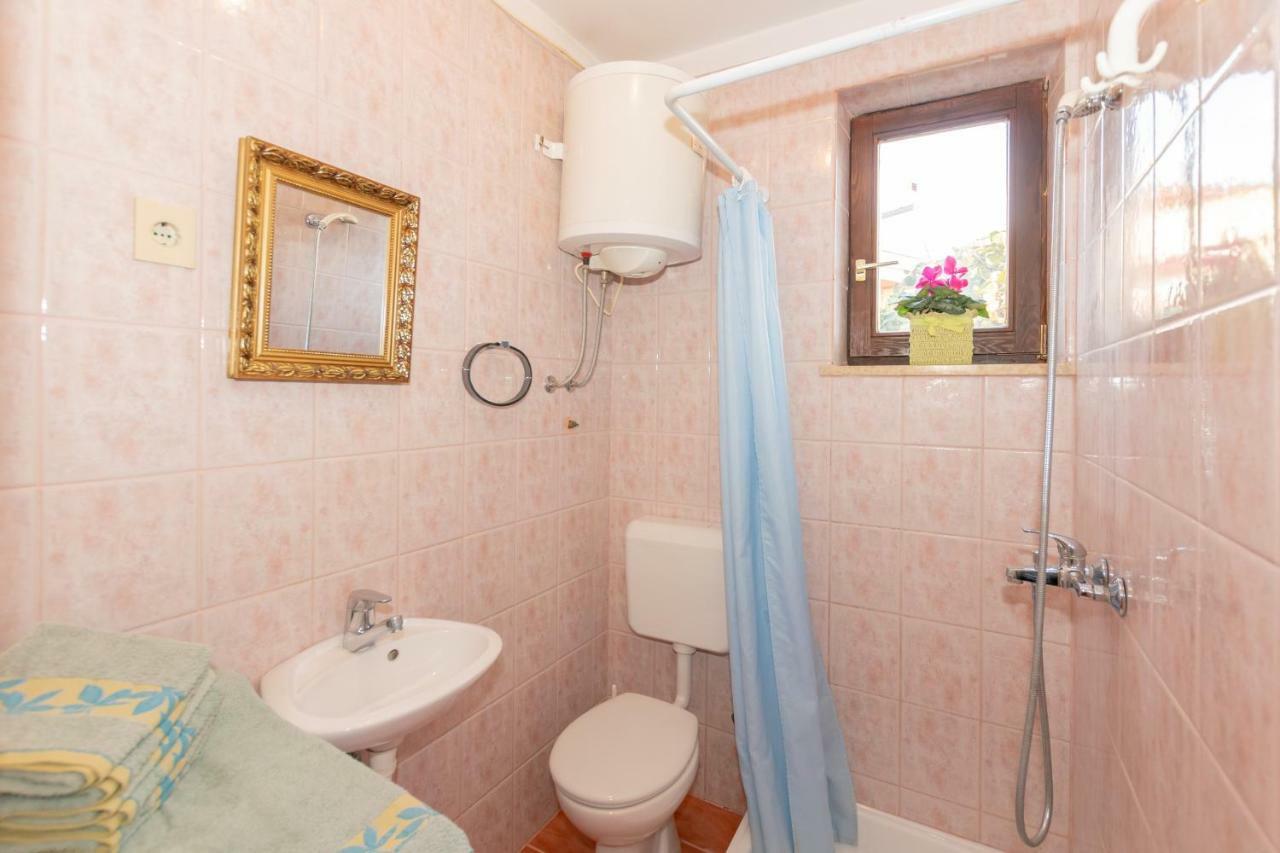 Apartments Mirjana Πούλα Εξωτερικό φωτογραφία