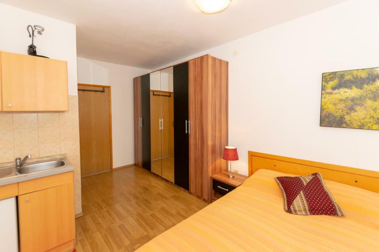 Apartments Mirjana Πούλα Εξωτερικό φωτογραφία