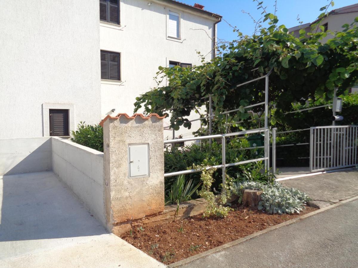Apartments Mirjana Πούλα Εξωτερικό φωτογραφία